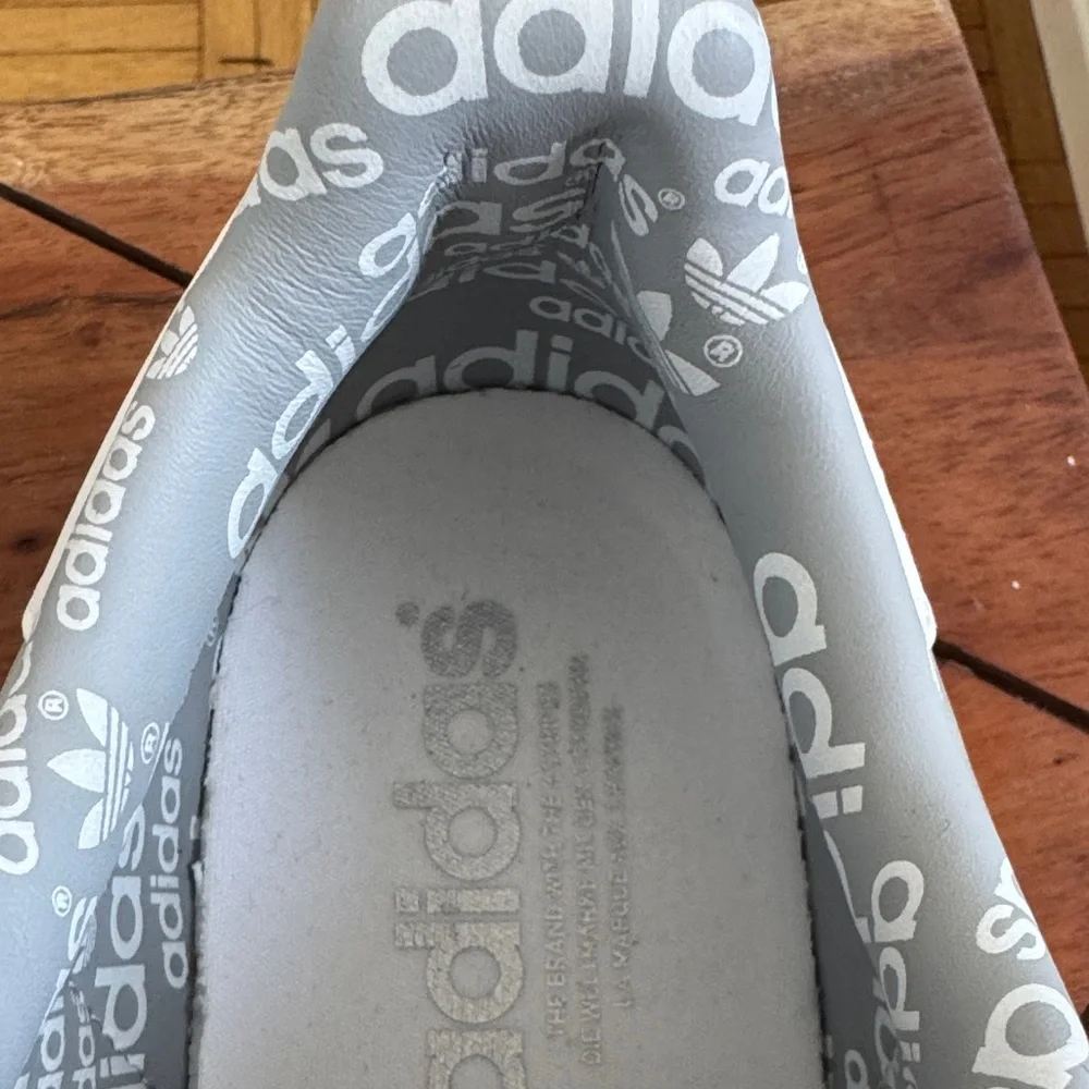 Stan Smith Adidas Silver Sneakers men 9.5 - Picture 8 of 12